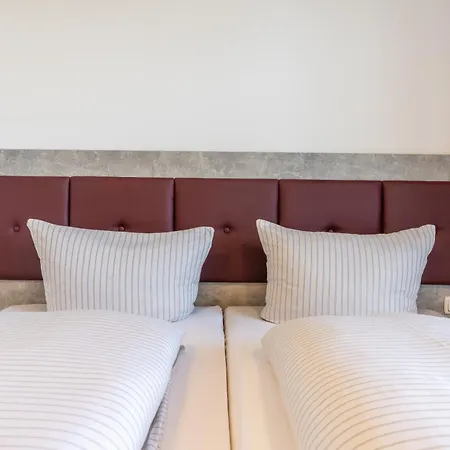 Seehotel Hotell Forst (Baden)