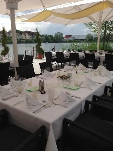 Seehotel 3* Forst (Baden)